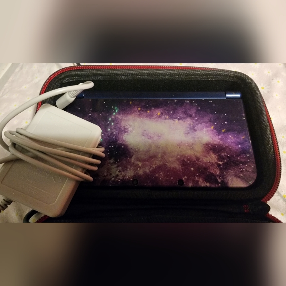 Nintendo Galaxy Style 3DS XL -used